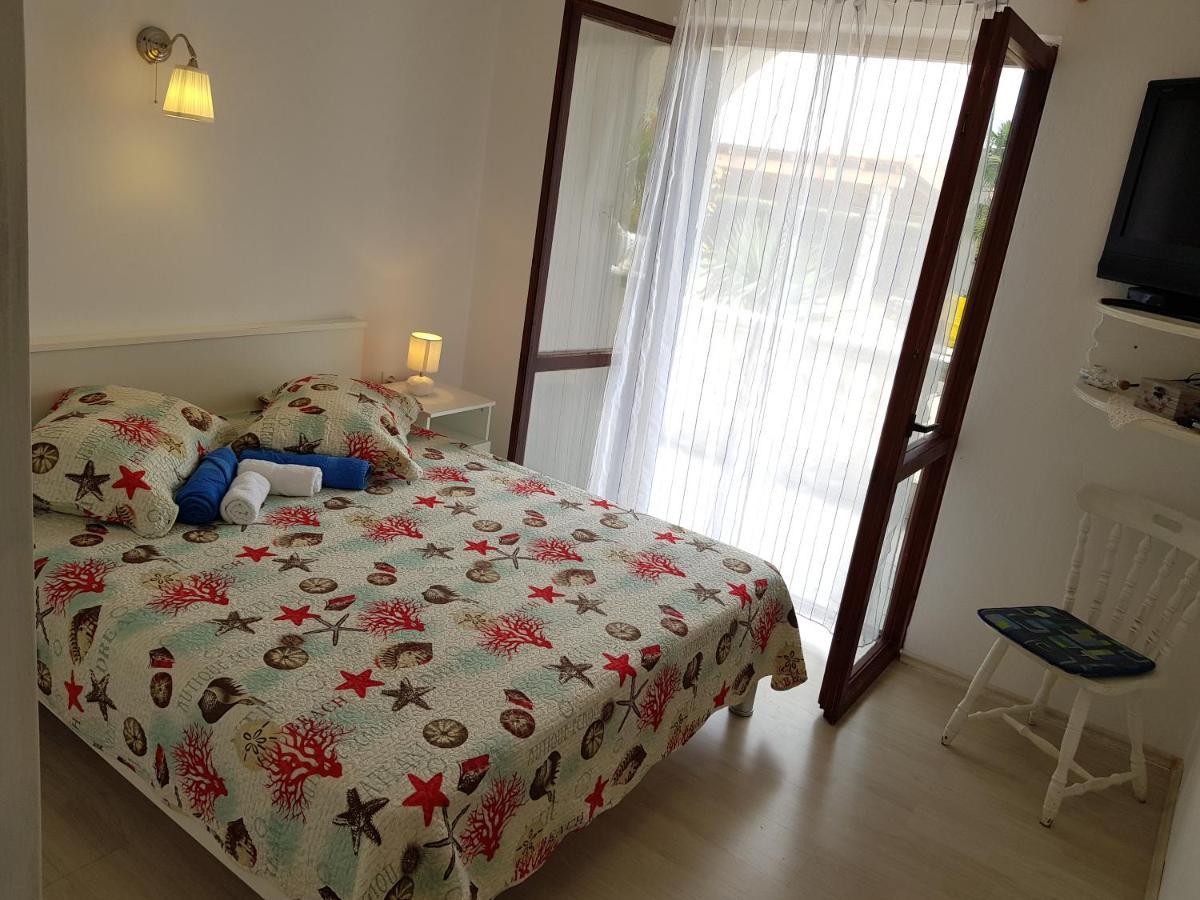 Apartments Dora And Tonka Krk 포라트 외부 사진