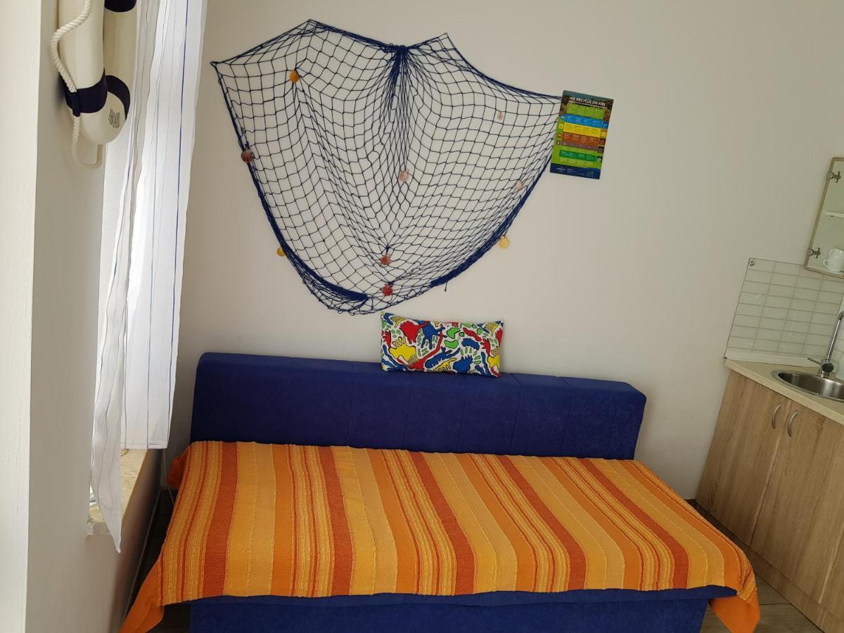 Apartments Dora And Tonka Krk 포라트 외부 사진