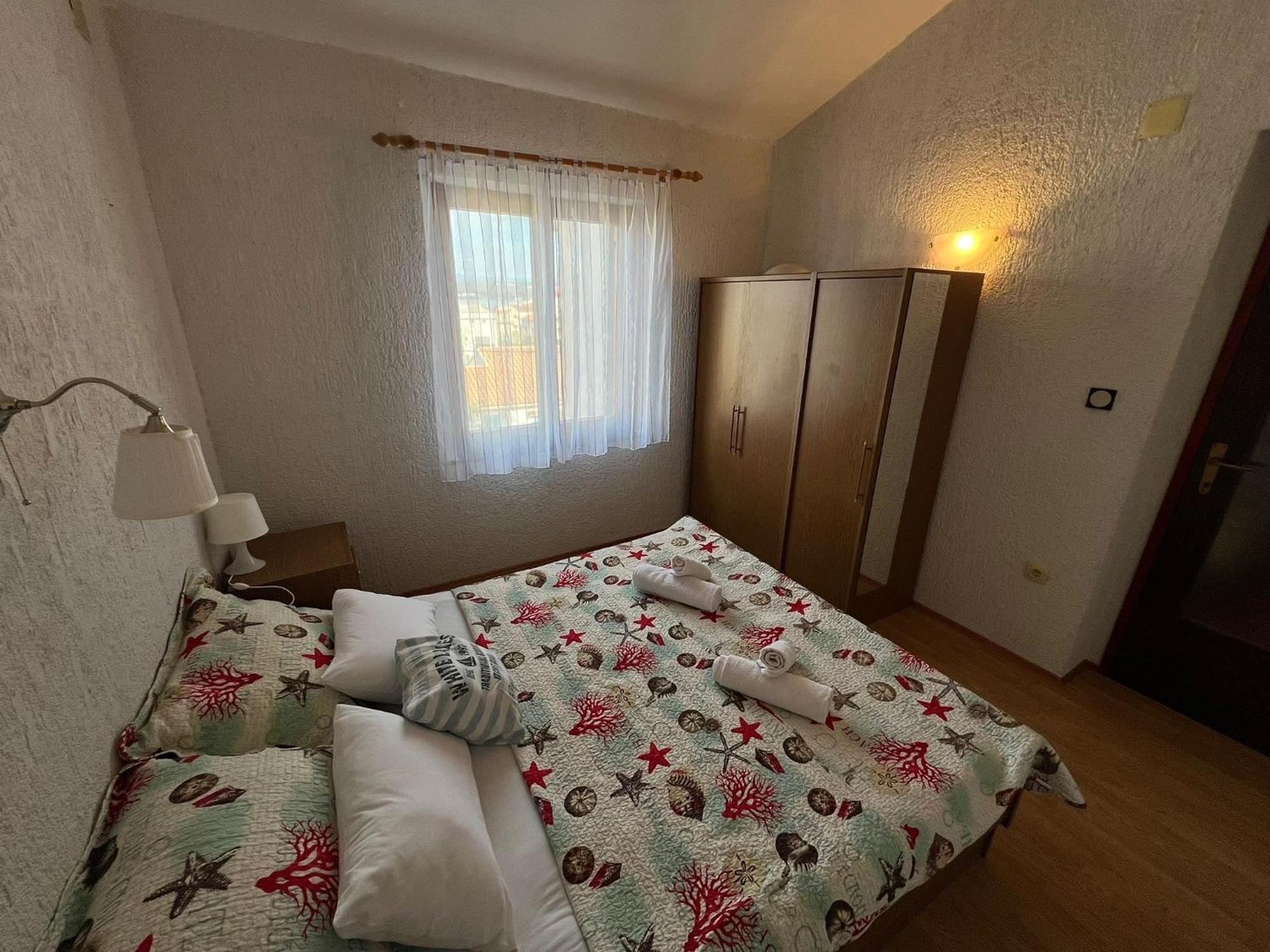 Apartments Dora And Tonka Krk 포라트 외부 사진