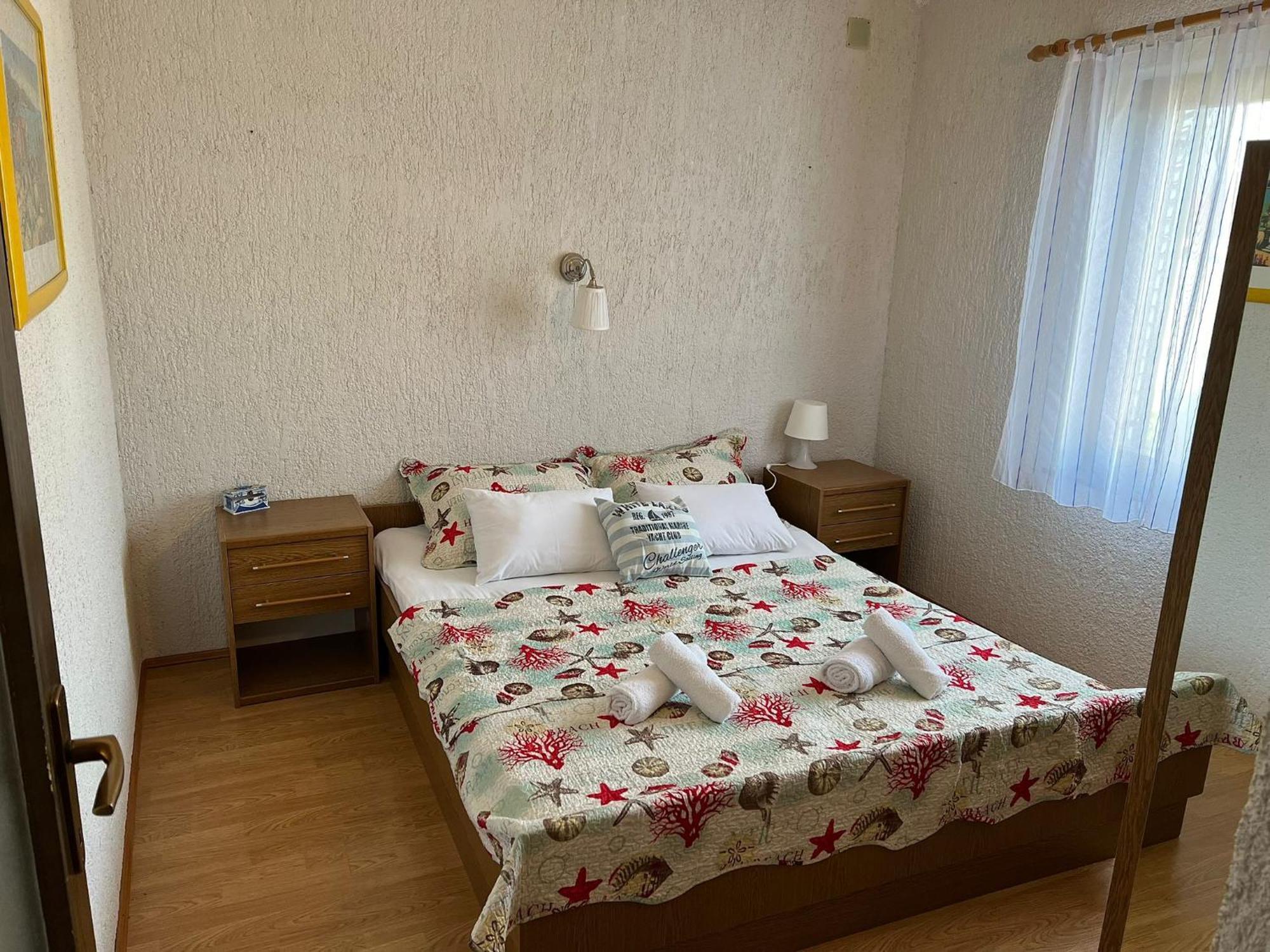 Apartments Dora And Tonka Krk 포라트 외부 사진