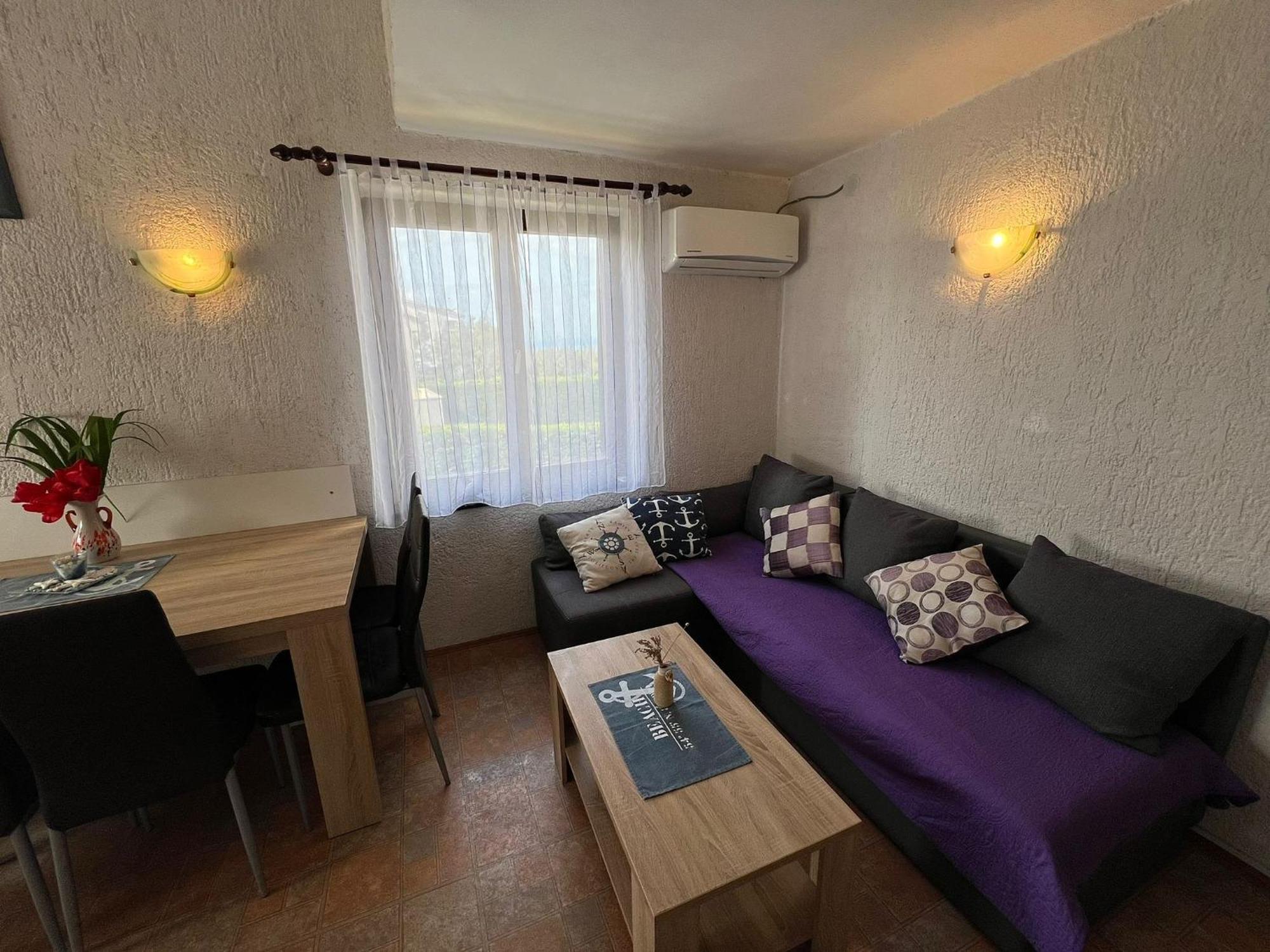 Apartments Dora And Tonka Krk 포라트 외부 사진