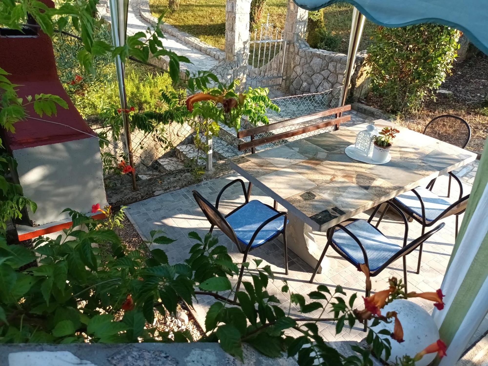 Apartments Dora And Tonka Krk 포라트 외부 사진