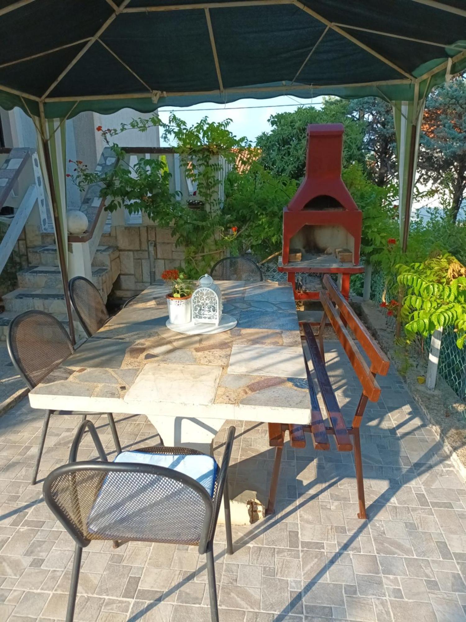 Apartments Dora And Tonka Krk 포라트 외부 사진