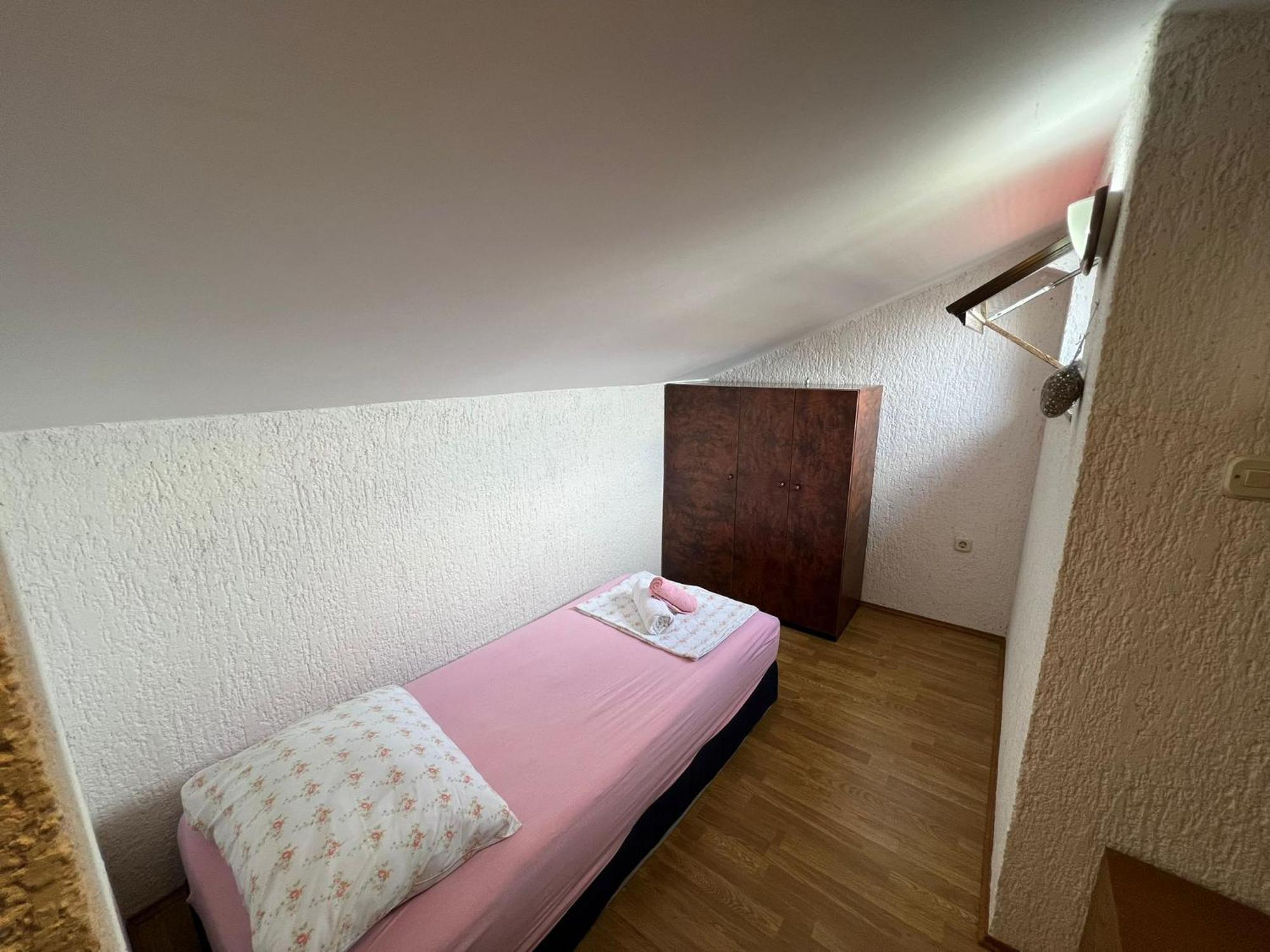 Apartments Dora And Tonka Krk 포라트 외부 사진
