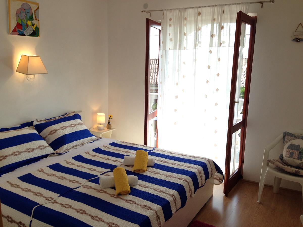 Apartments Dora And Tonka Krk 포라트 외부 사진